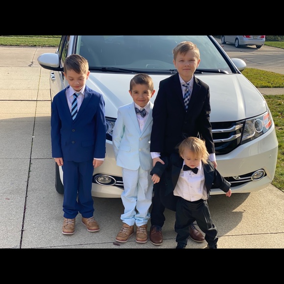 Meet your Posher, Cristina young mom of 7 - Picture 9 of 13